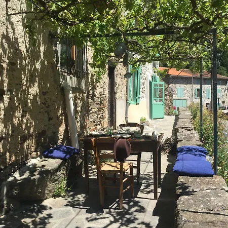 Les Volets Verts 度假居